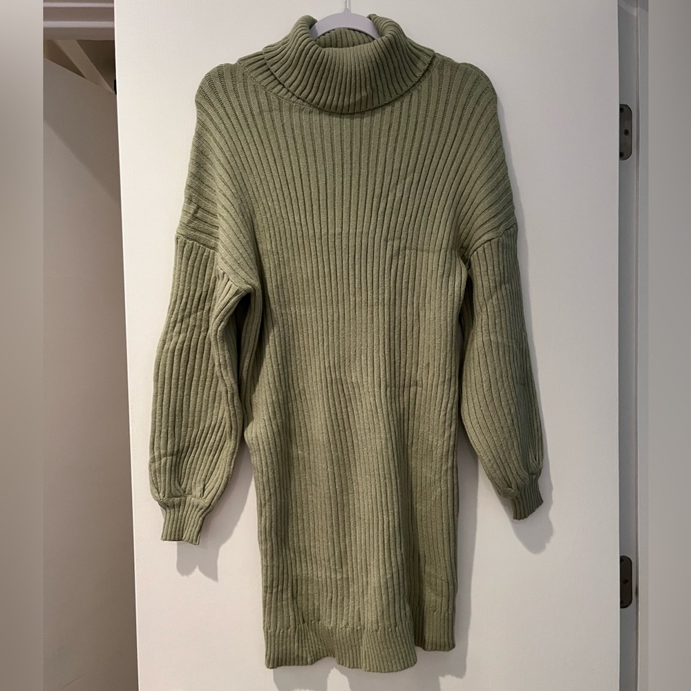 Ribbed sweater dress size S Sage green